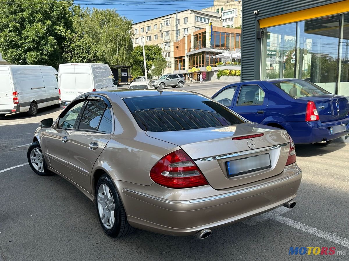 2010' Mercedes-Benz E Класс photo #4
