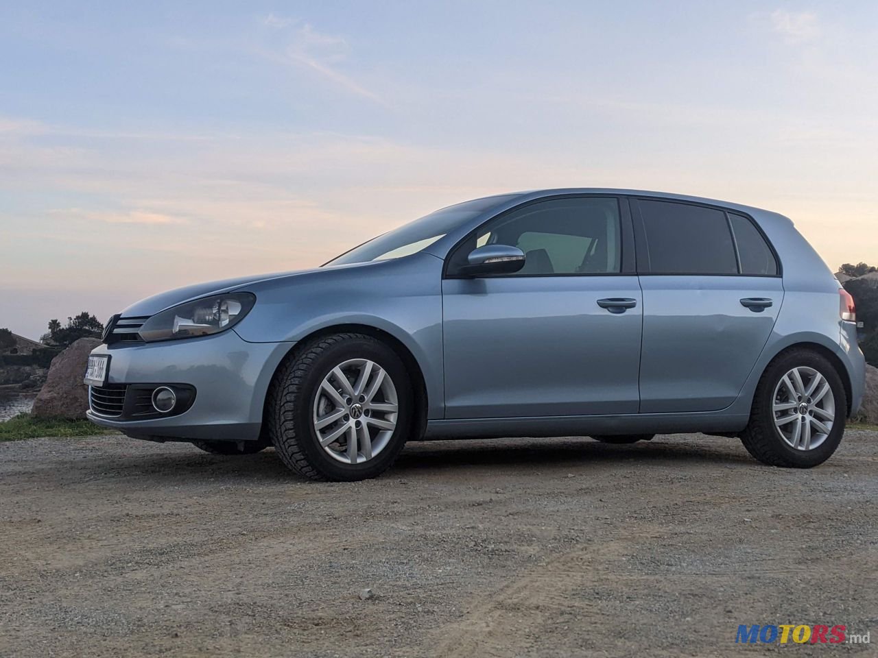 2010' Volkswagen Golf photo #3