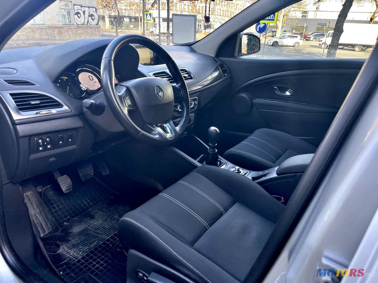 2014' Renault Megane photo #5