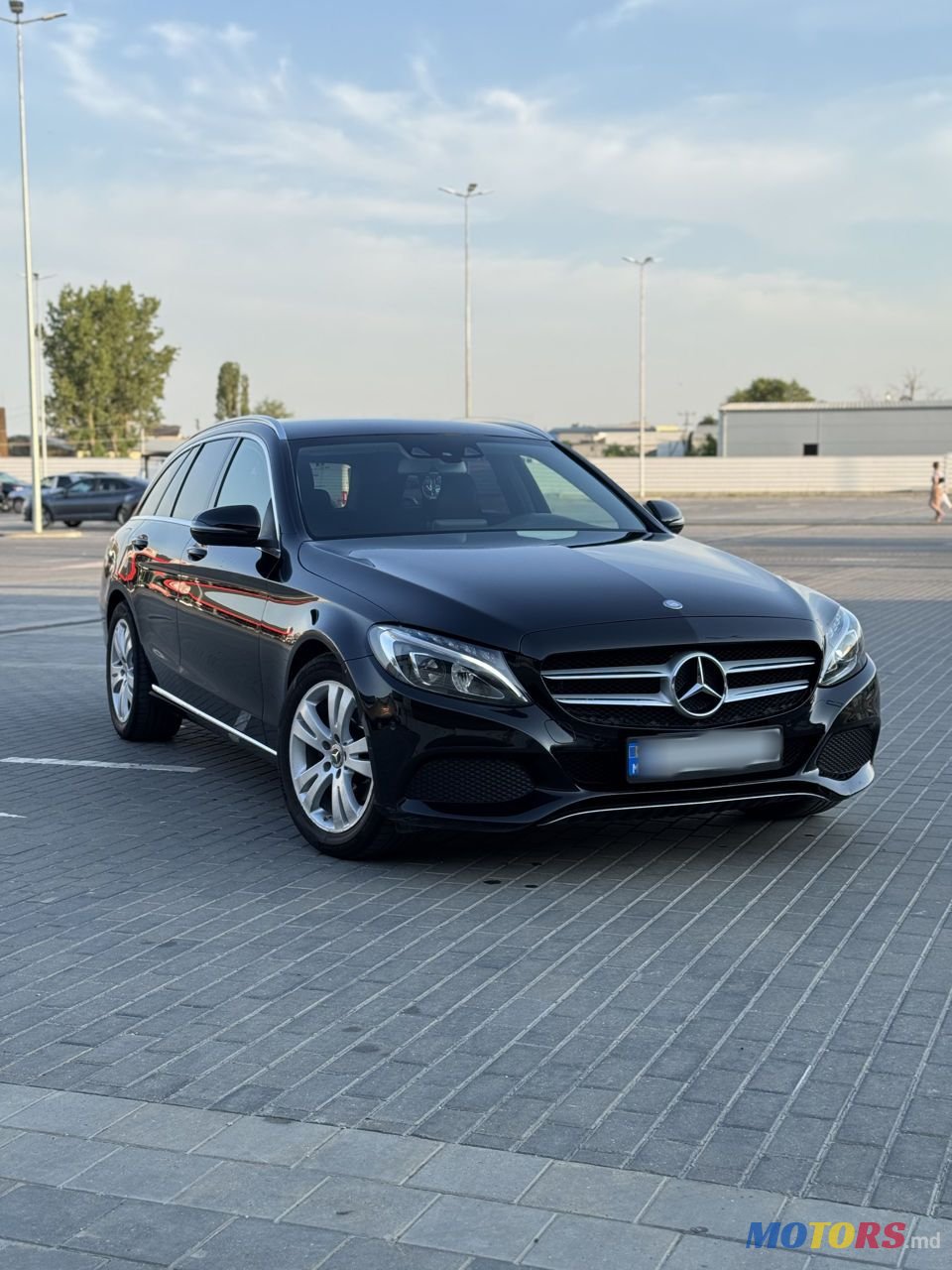 2016' Mercedes-Benz C-Class photo #2