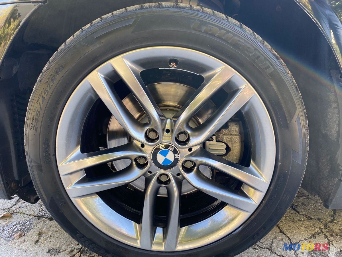 2012' BMW 5 Series photo #6