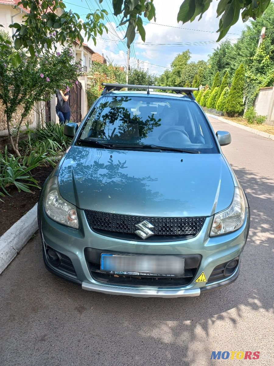 2010' Suzuki SX4 photo #1