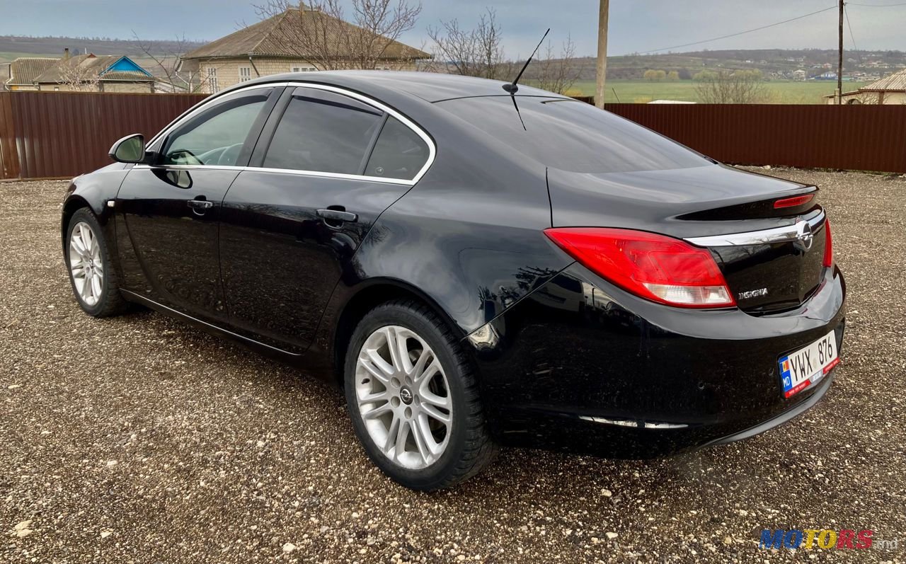 2011' Opel Insignia photo #4
