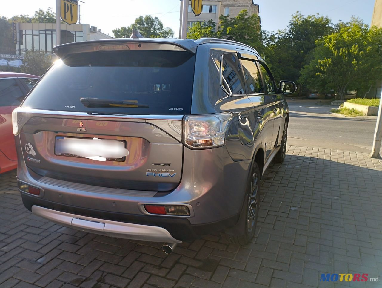 2015' Mitsubishi Outlander photo #3