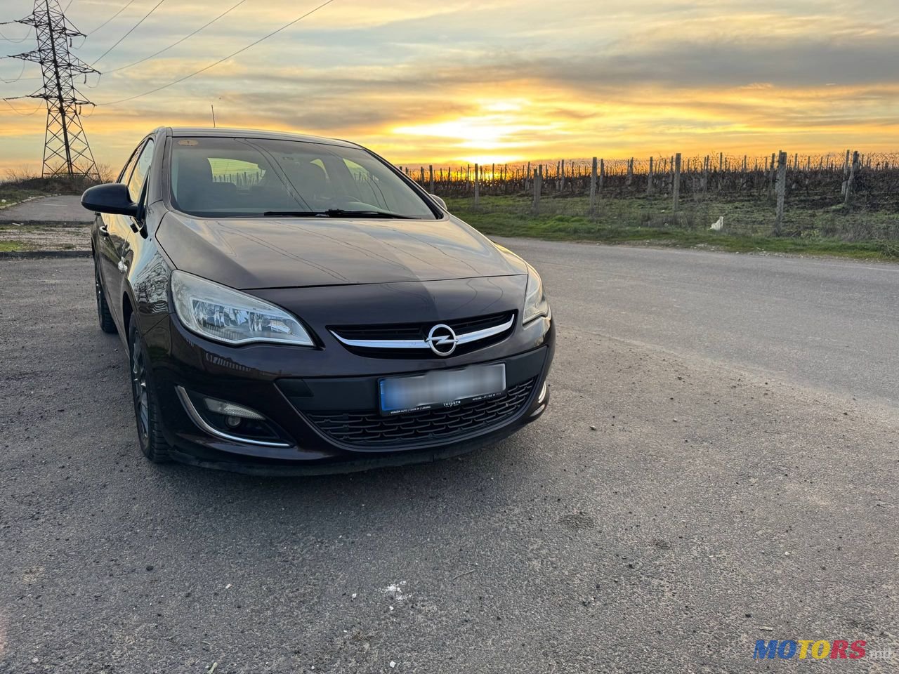 2012' Opel Astra photo #5