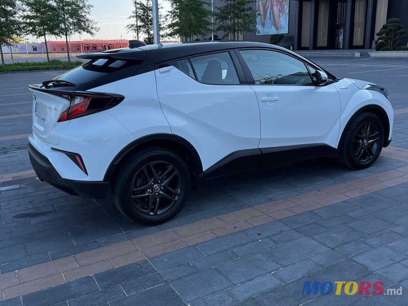 2021' Toyota C-HR photo #5