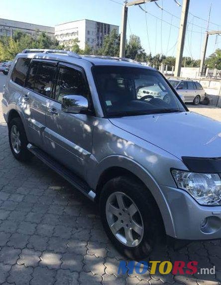 2008' Mitsubishi Pajero photo #1