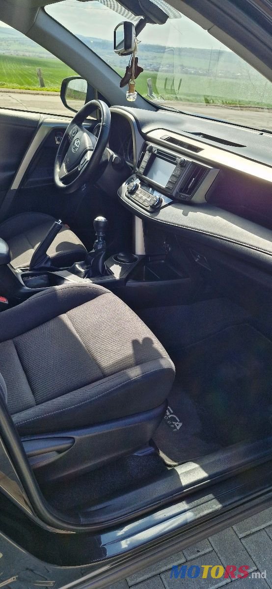 2014' Toyota RAV4 photo #5