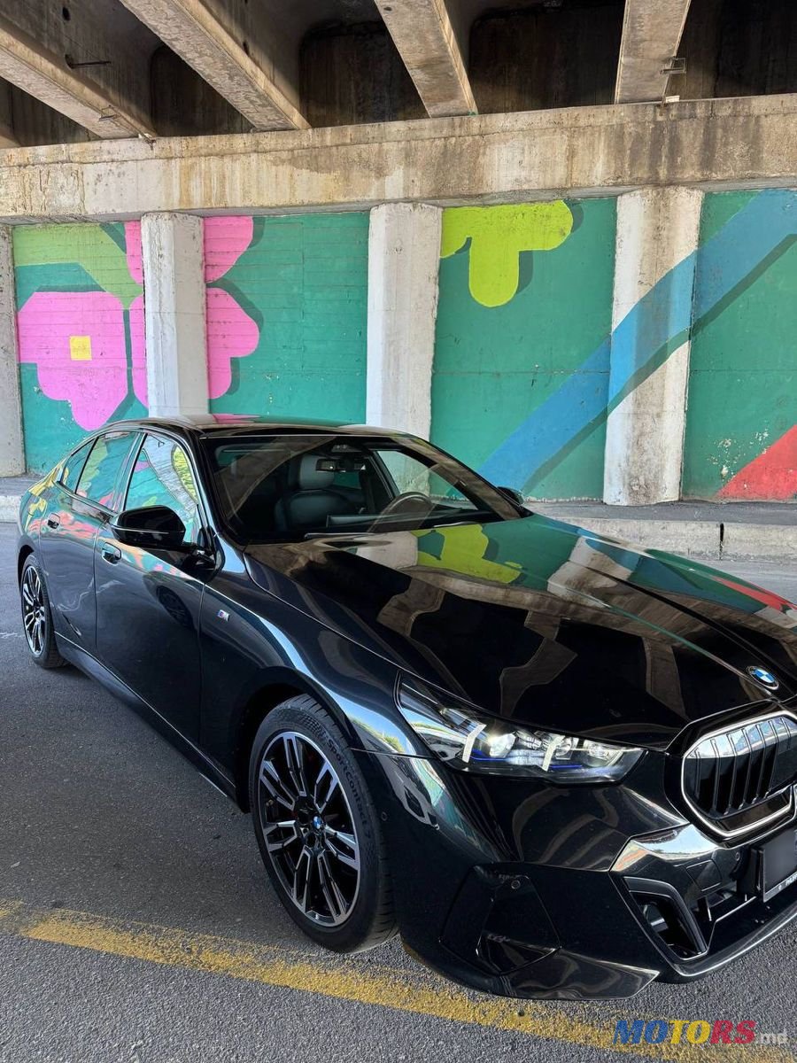 2023' BMW 5 Series photo #3