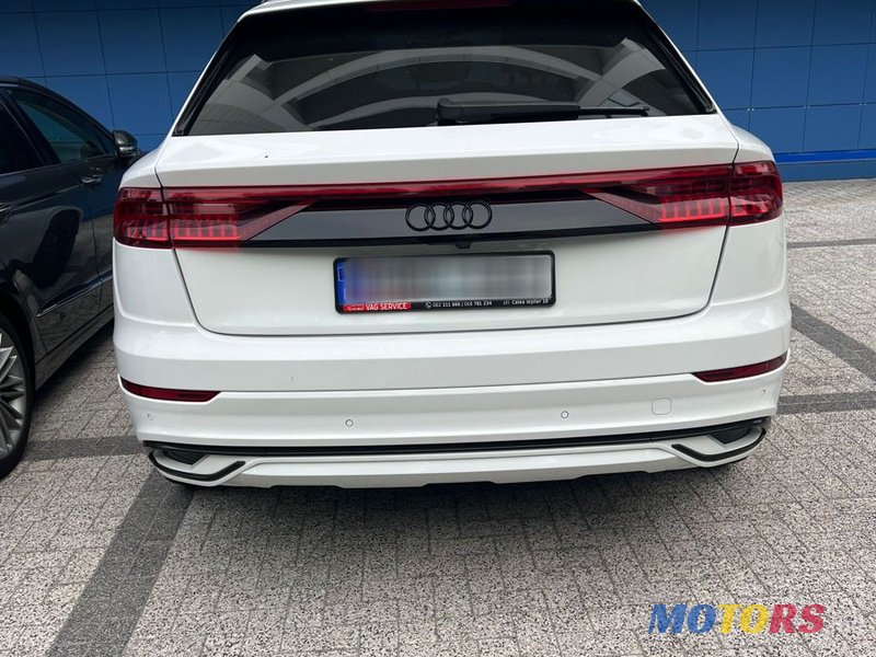 2019' Audi Q8 photo #2