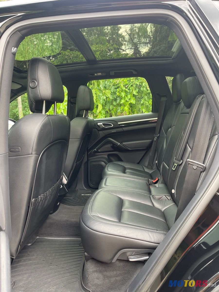 2016' Porsche Cayenne photo #6
