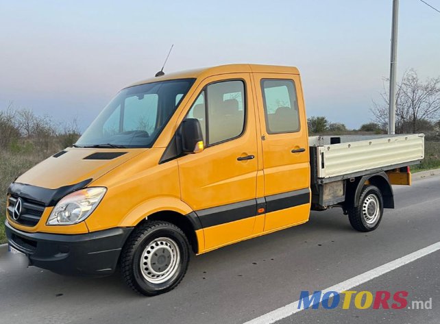 2010' Mercedes-Benz Sprinter photo #1