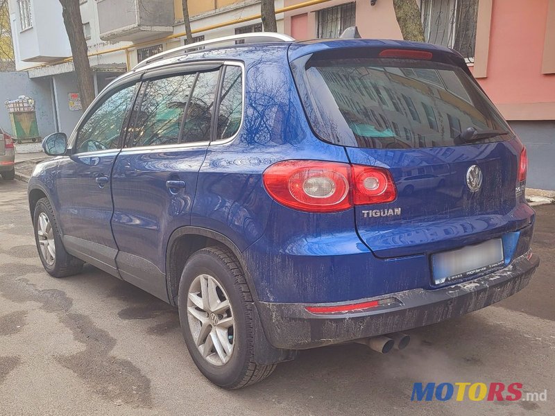 2010' Volkswagen Tiguan photo #6