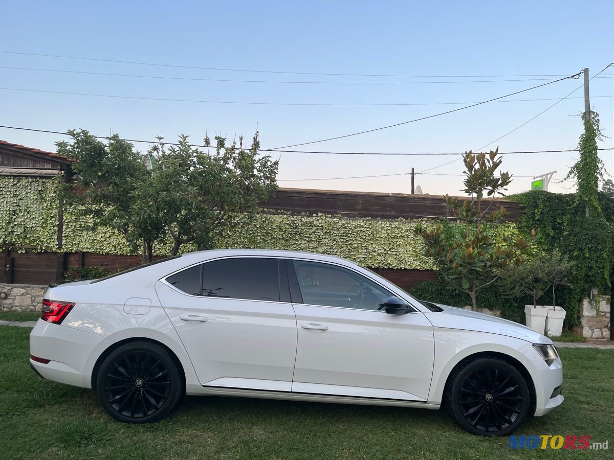2019' Skoda Superb photo #5