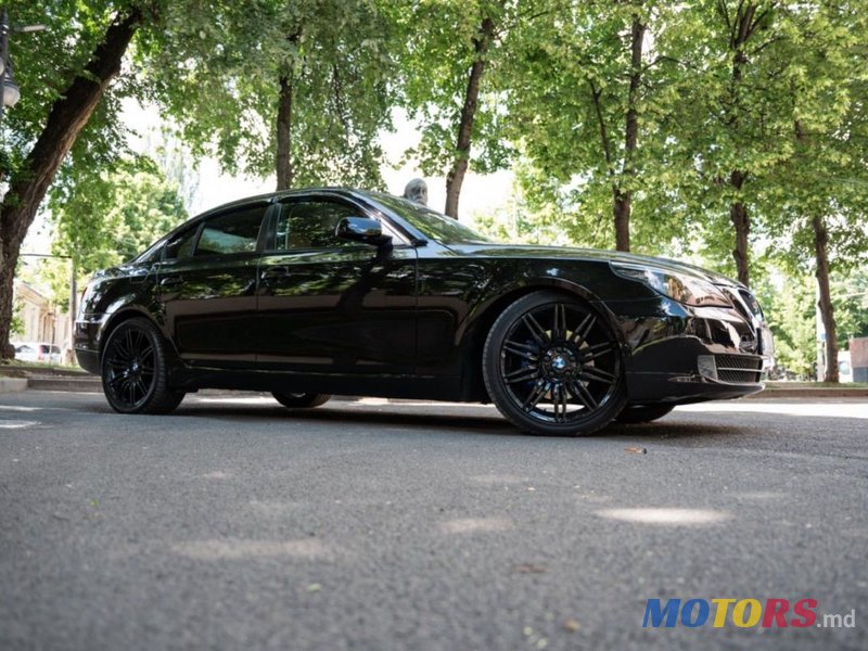 2009' BMW 5 Series photo #4