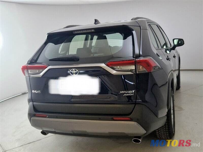 2019' Toyota RAV4 photo #5