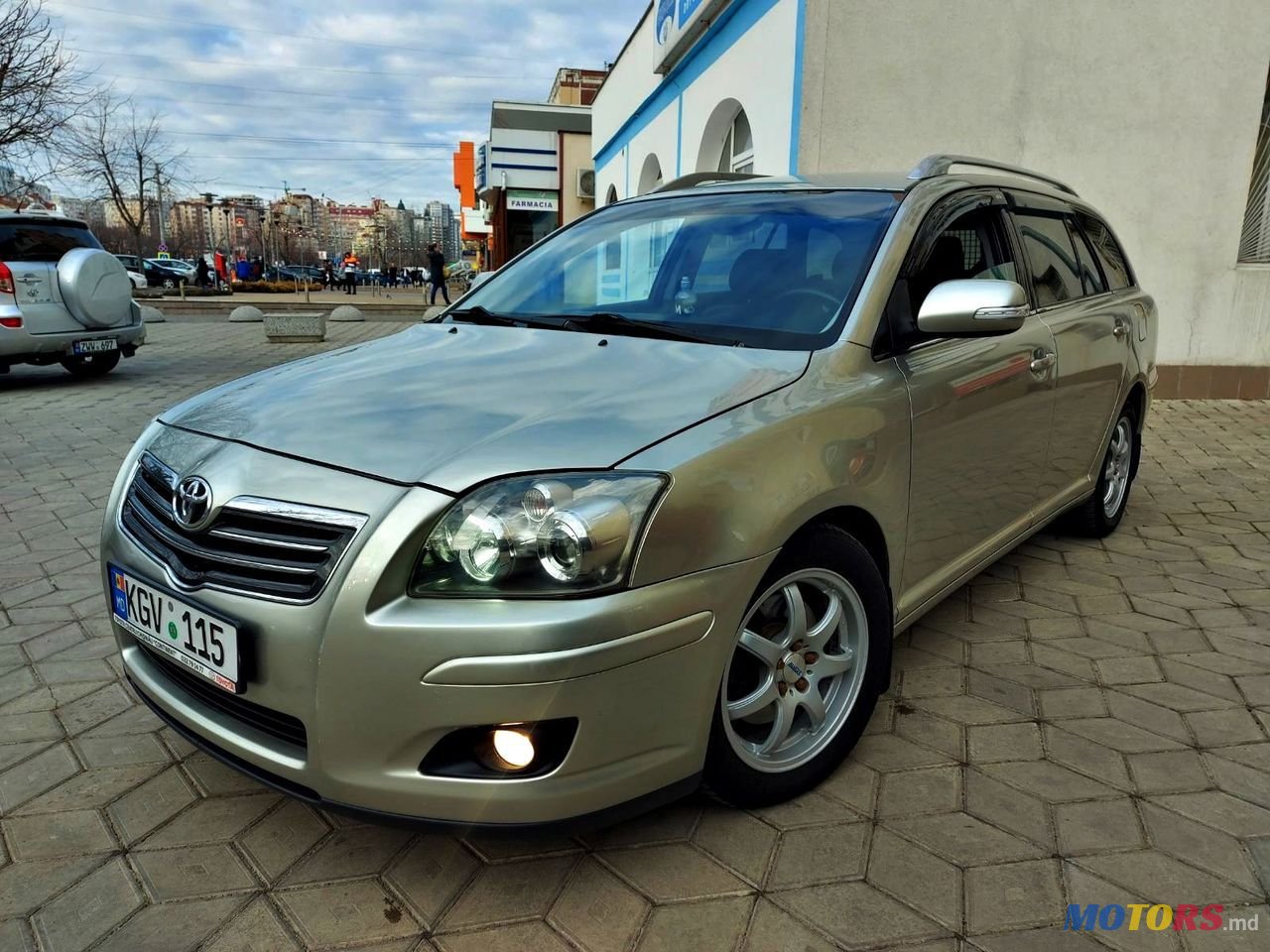 2008' Toyota Avensis photo #3