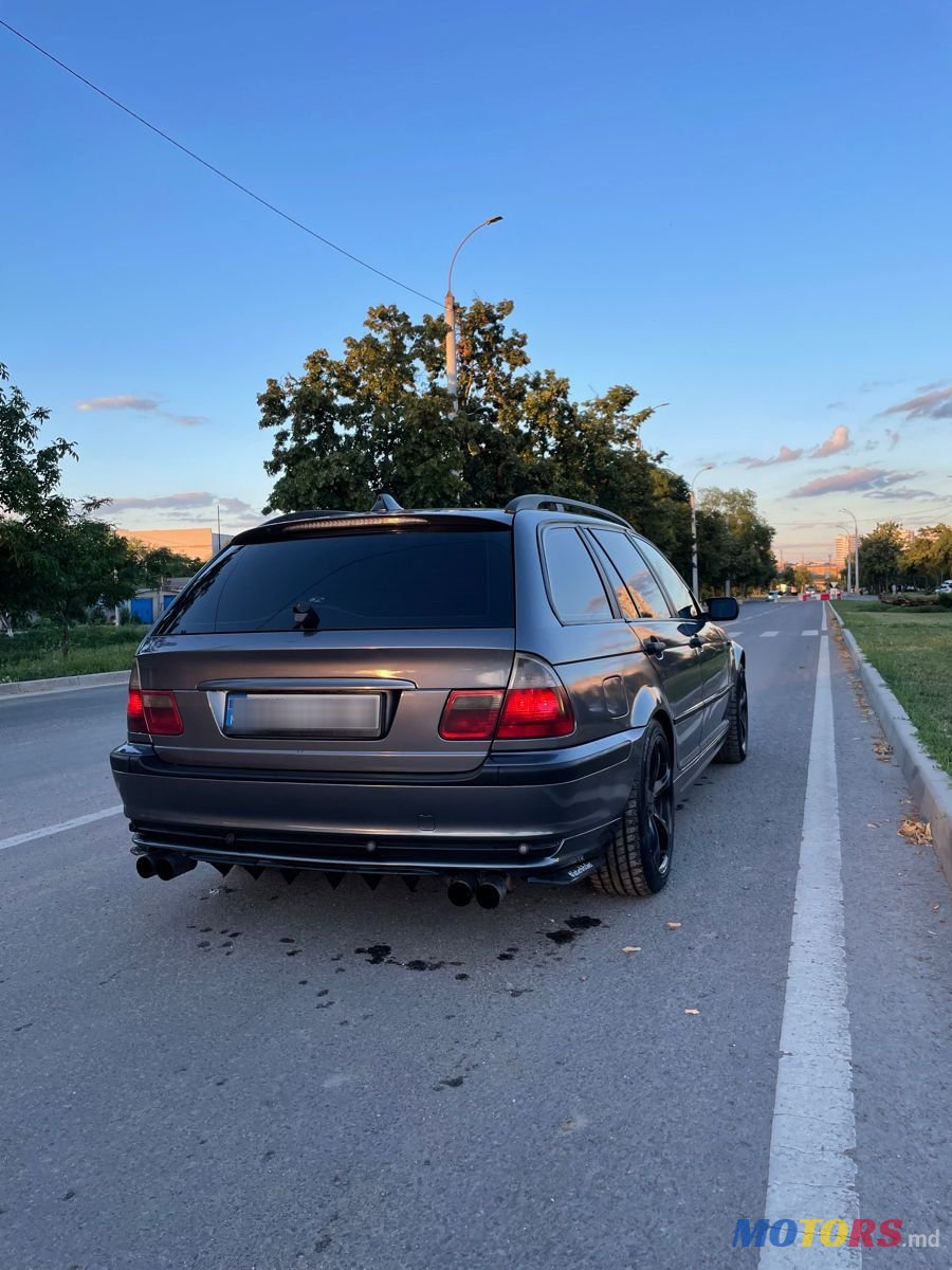 2001' BMW 3 Series Touring photo #2