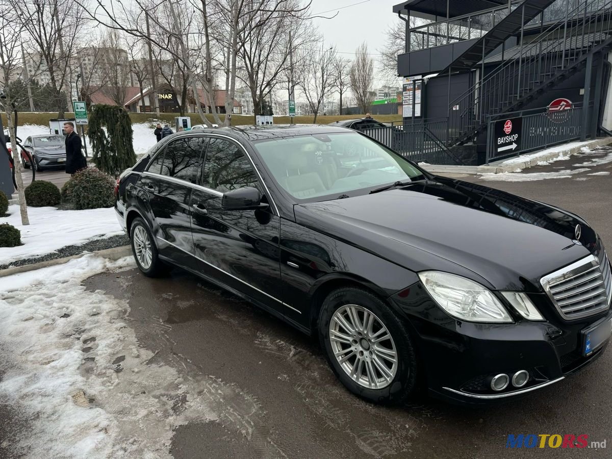 2010' Mercedes-Benz E-Class photo #2