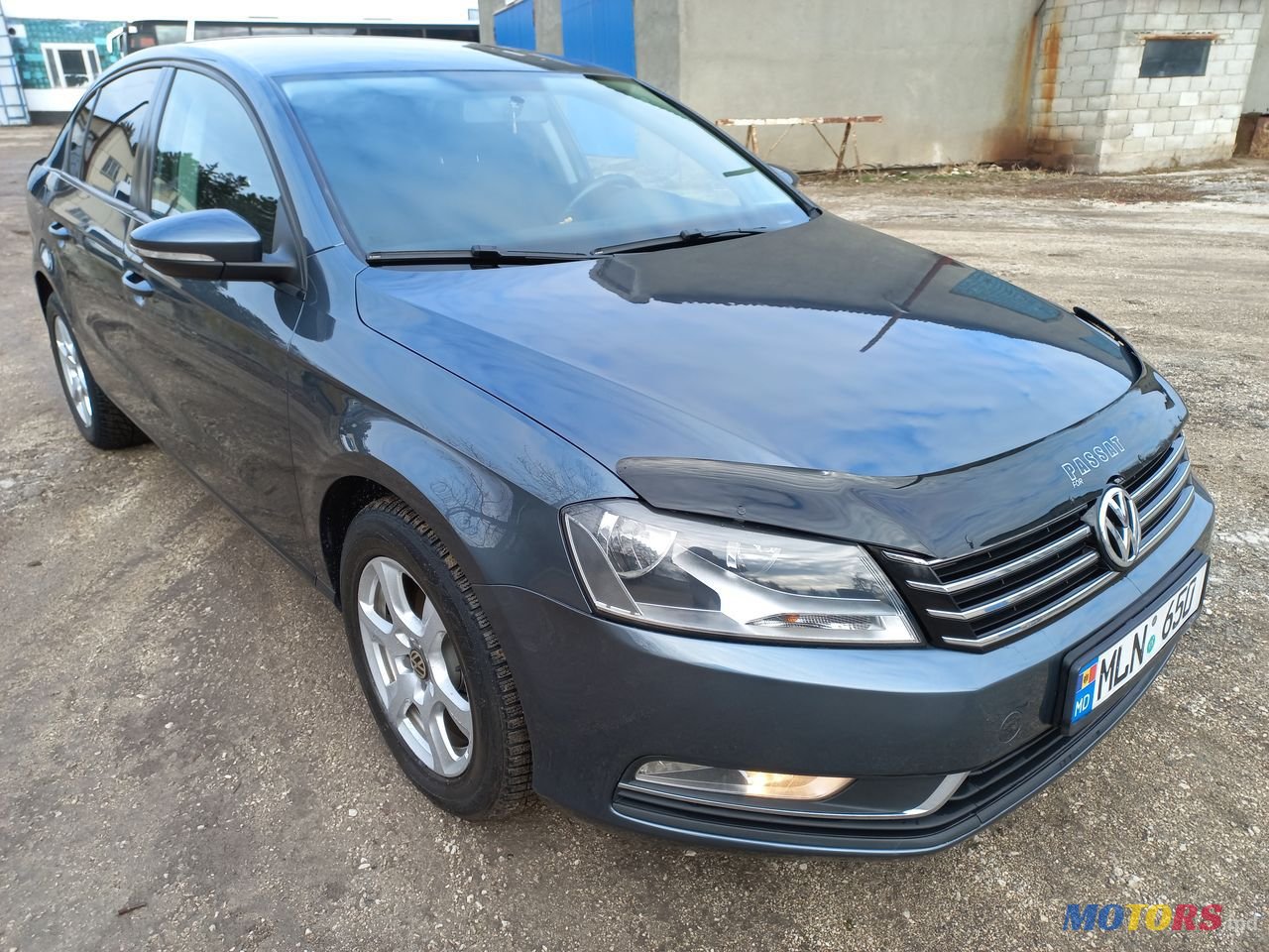 2011' Volkswagen Passat photo #4