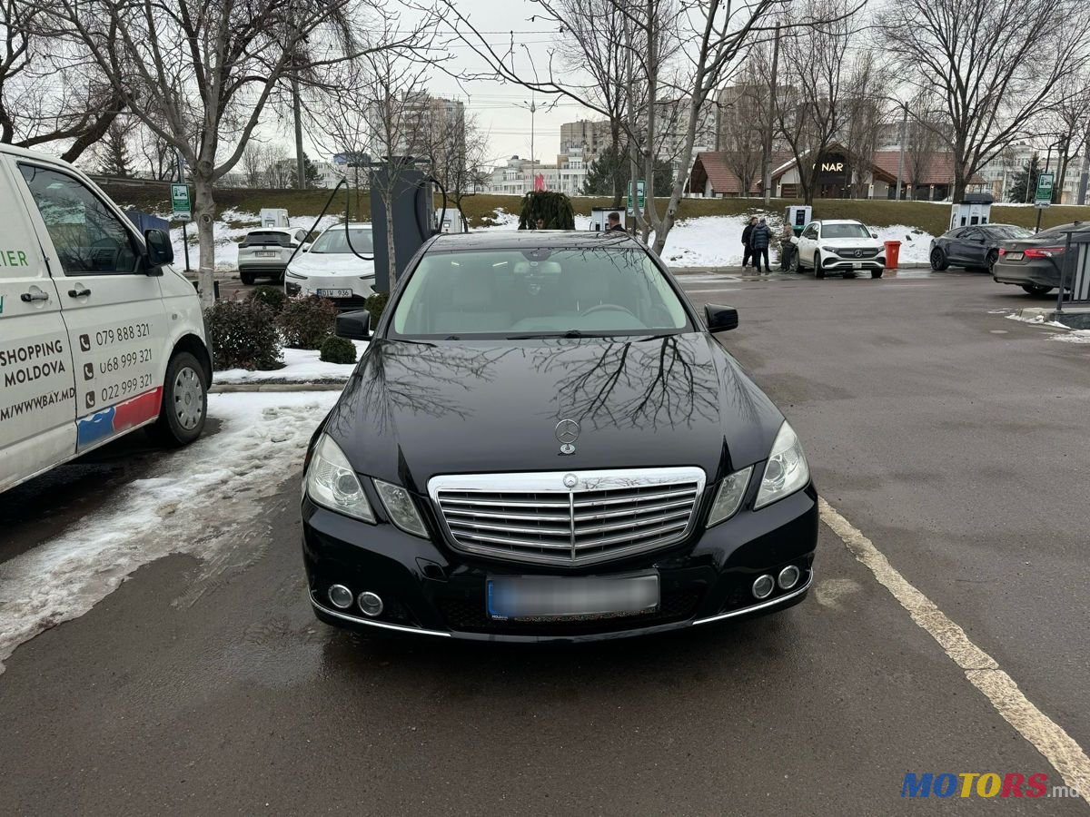 2010' Mercedes-Benz E-Class photo #3