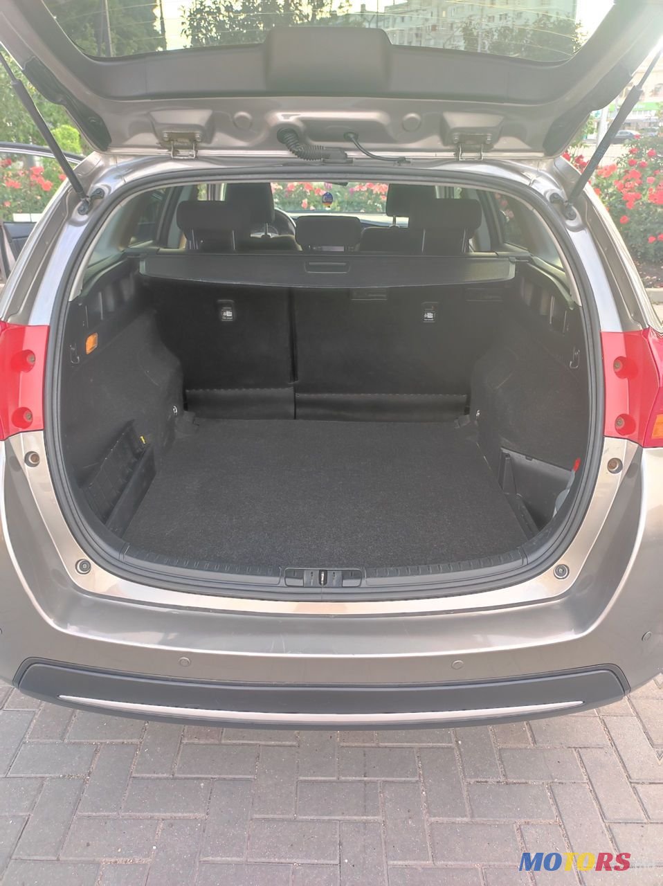 2015' Toyota Auris photo #5