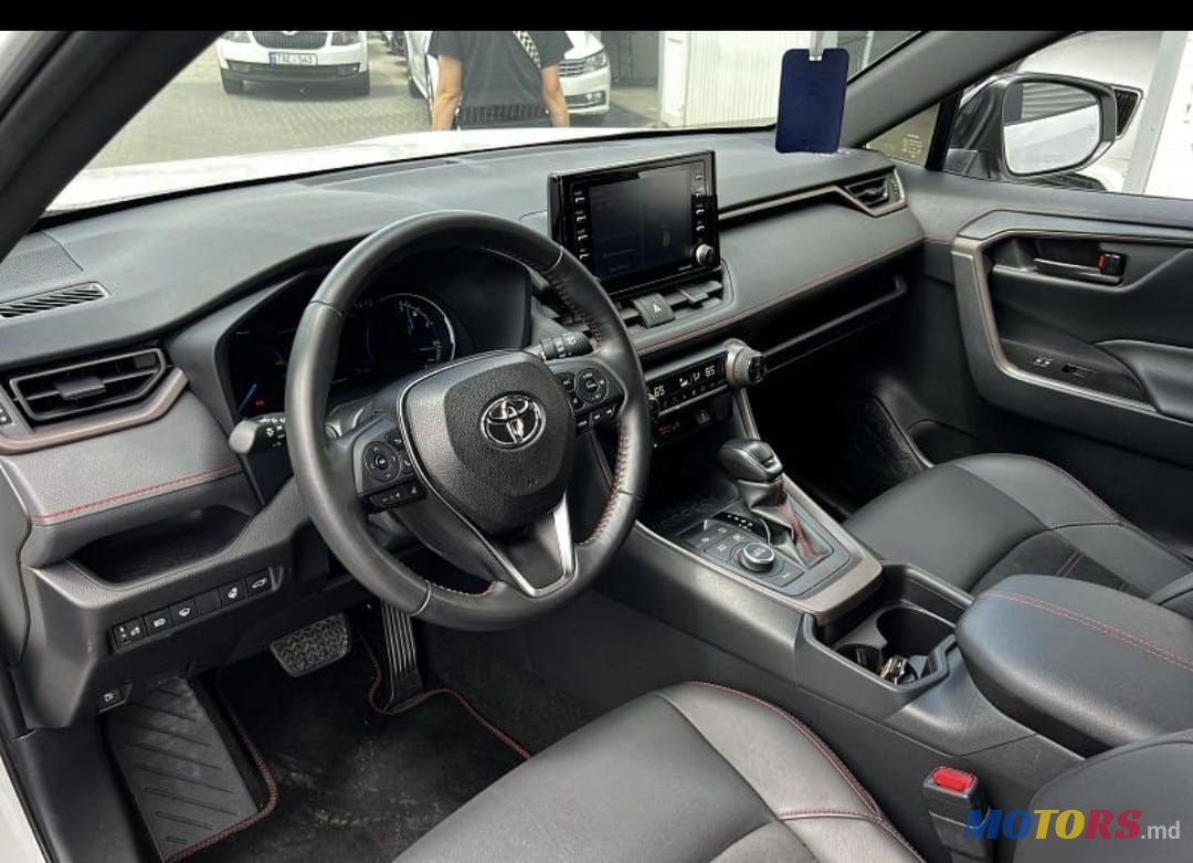 2021' Toyota RAV4 photo #5