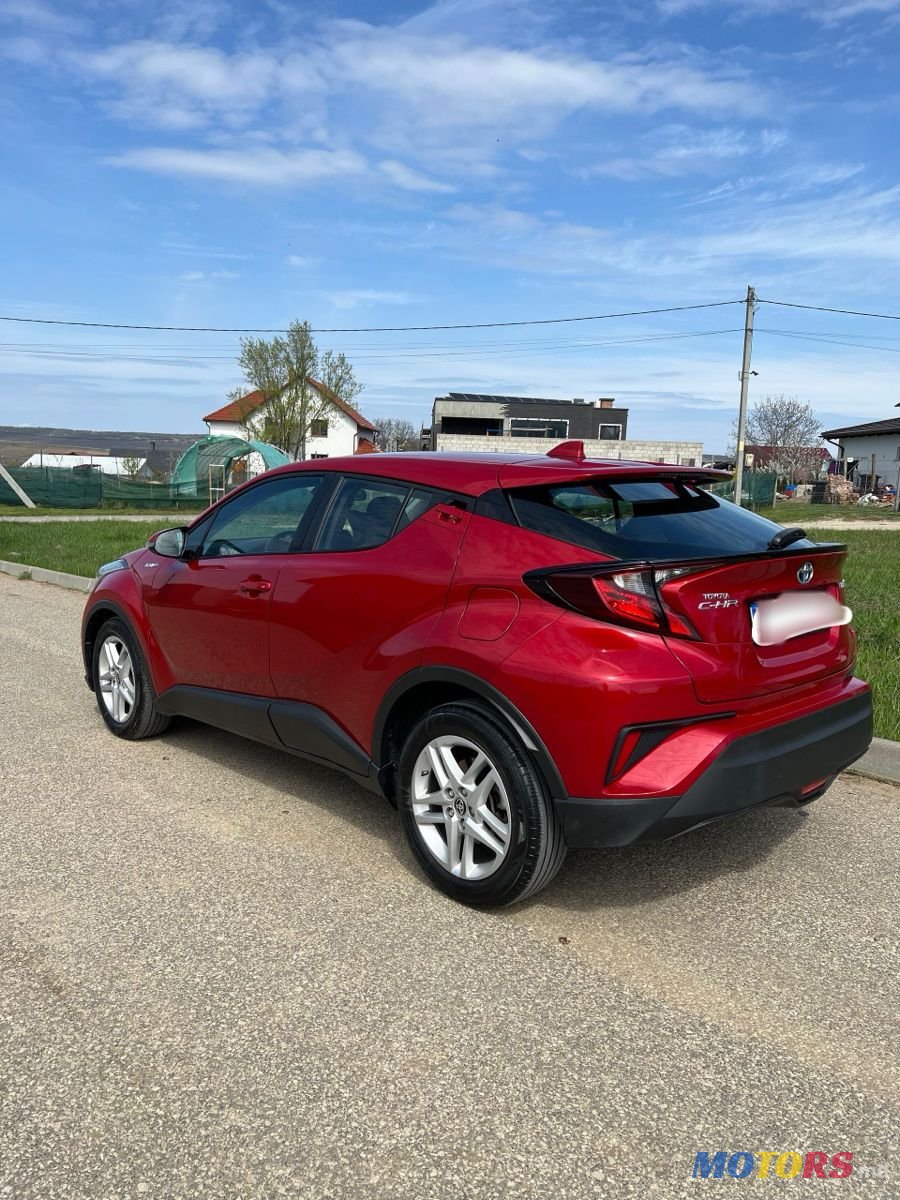 2021' Toyota C-HR photo #2