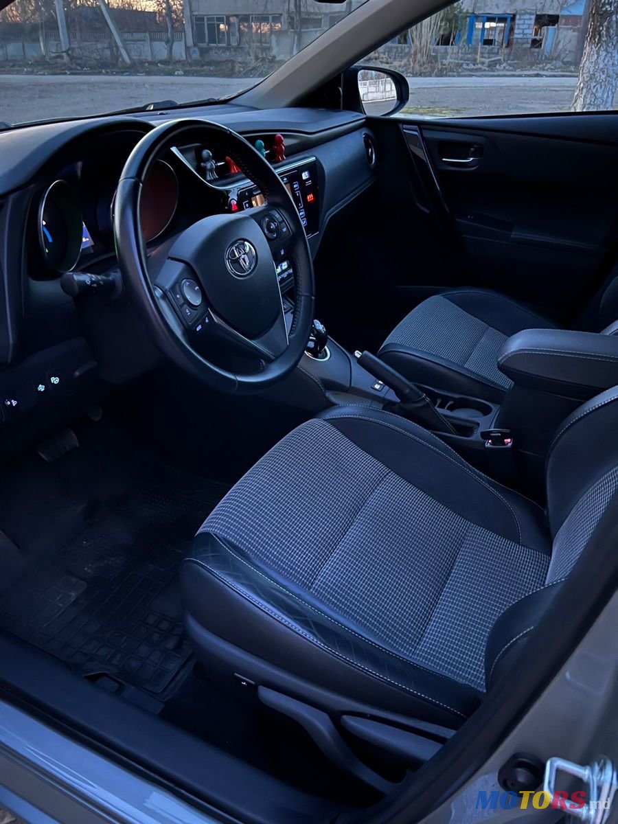 2016' Toyota Auris photo #4