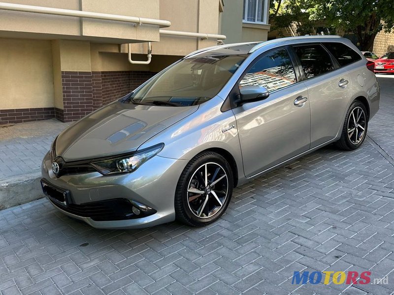 2018' Toyota Auris photo #2