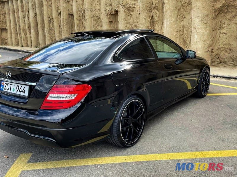 2014' Mercedes-Benz C-Class Coupe photo #2