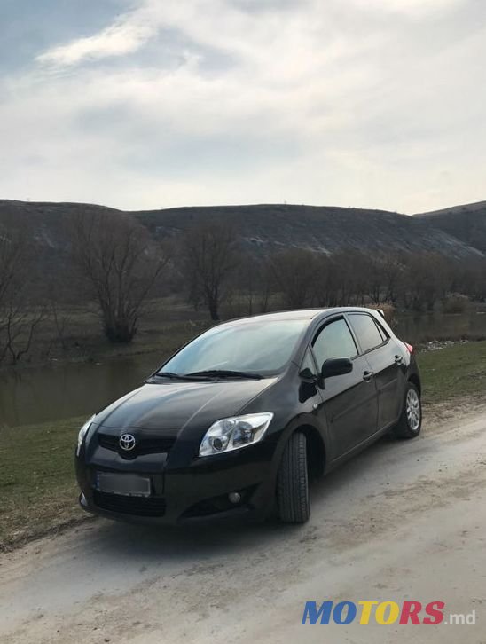 2008' Toyota Auris photo #2