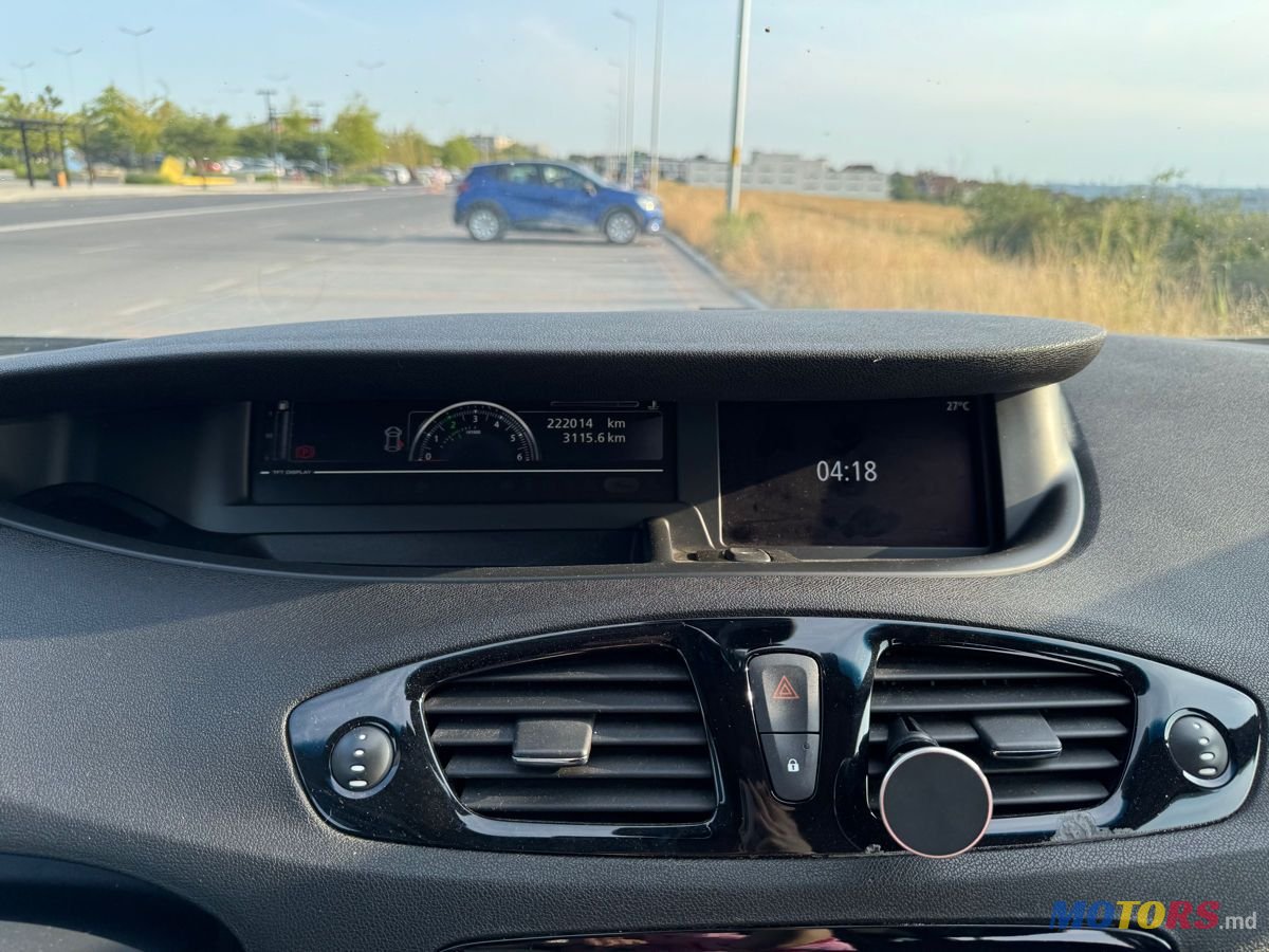 2014' Renault Scenic photo #3