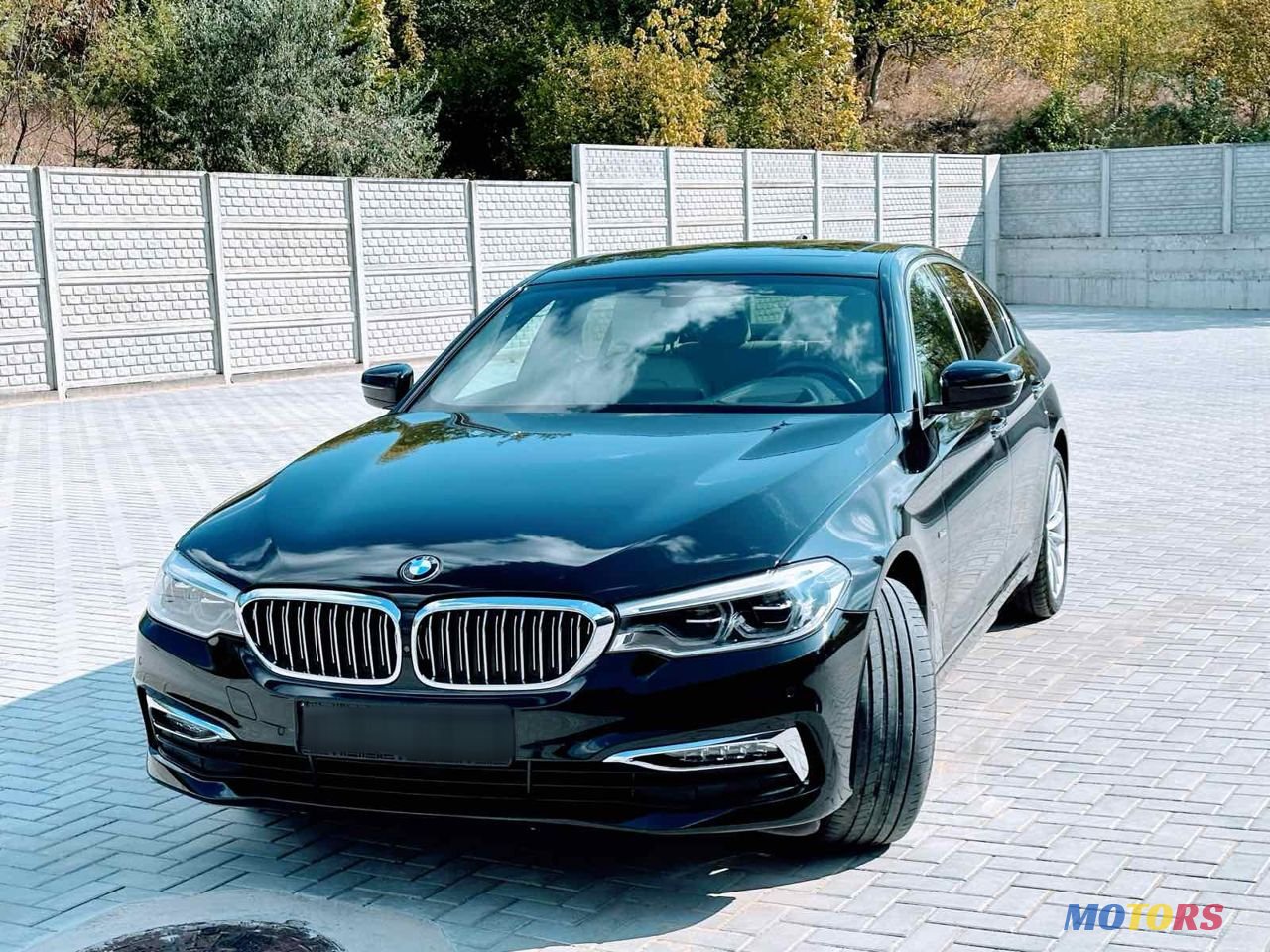 2017' BMW 5 Series photo #1