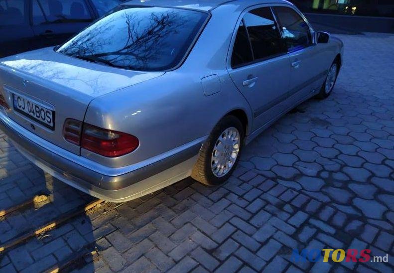 2003' Mercedes-Benz E photo #1