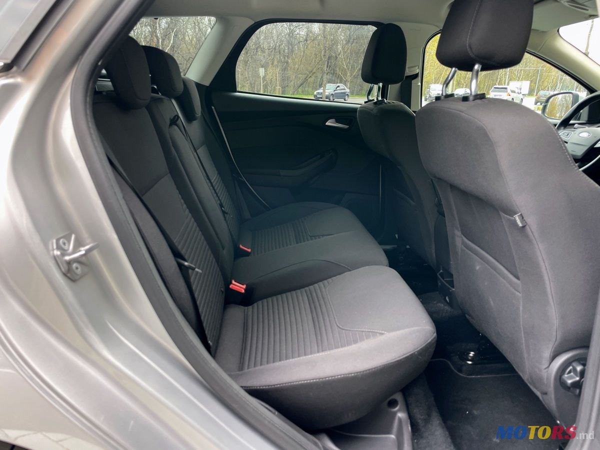 2017' Ford Focus photo #5