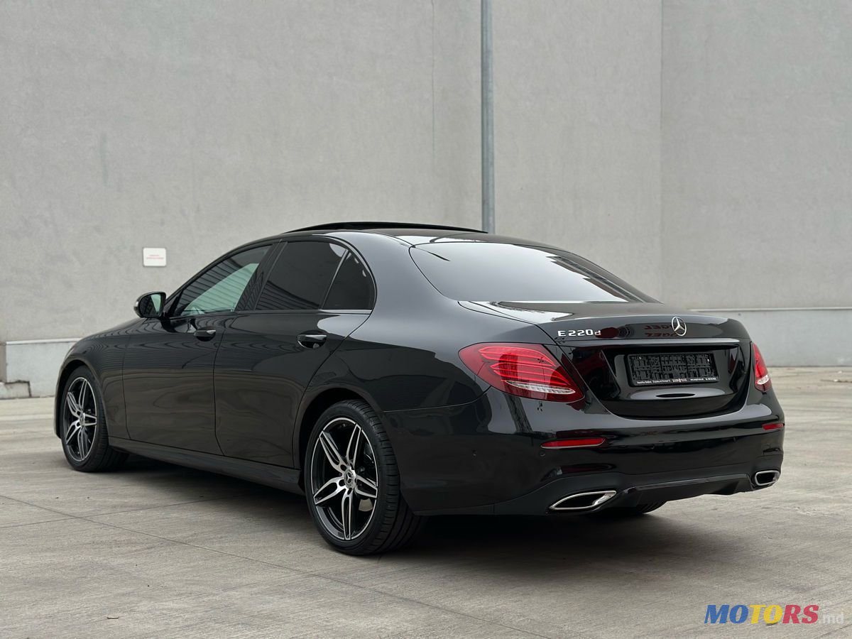 2017' Mercedes-Benz E Класс photo #3