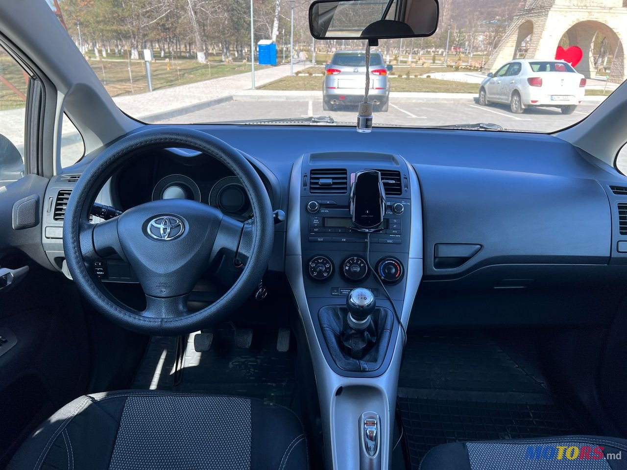 2007' Toyota Auris photo #3