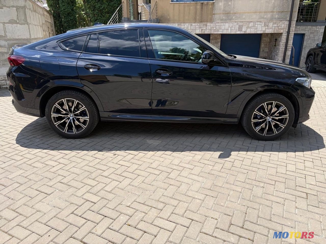 2021' BMW X6 photo #2