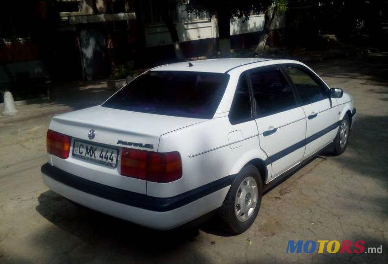 1994' Volkswagen Passat photo #2