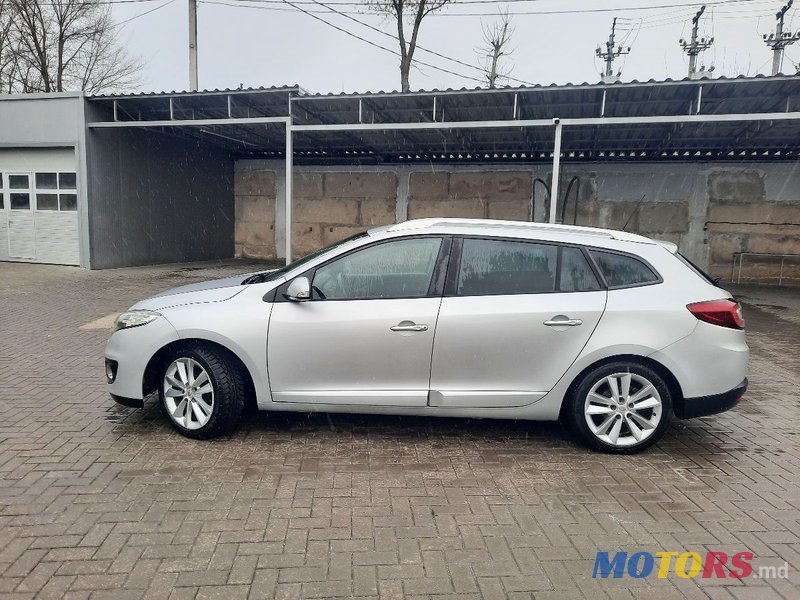 2012' Renault Megane photo #2