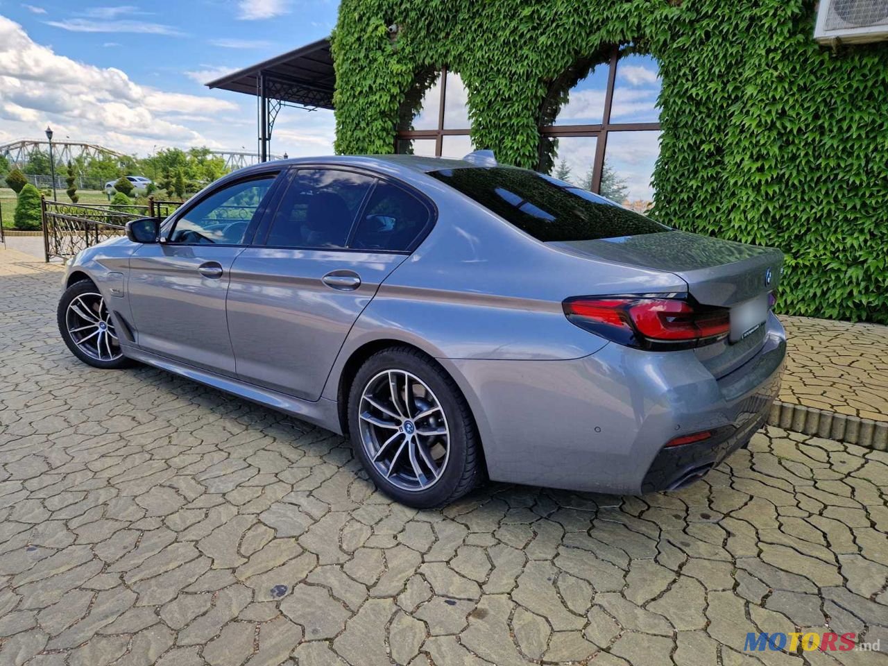 2023' BMW 5 Series photo #5