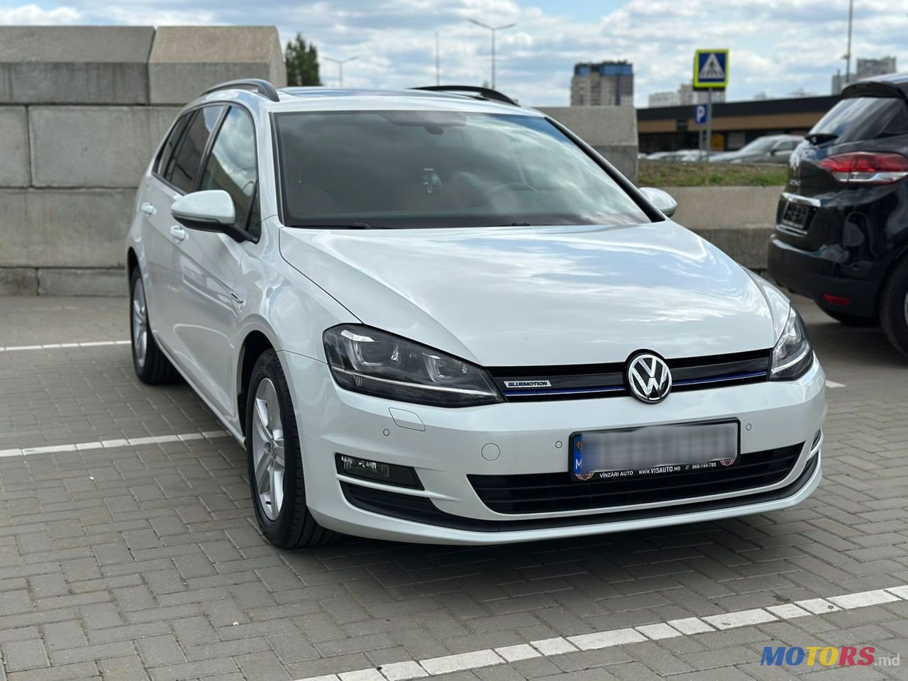 2016' Volkswagen Golf photo #1