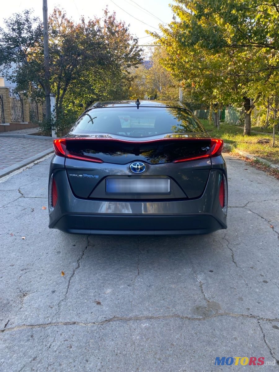 2016' Toyota Prius Prime photo #3