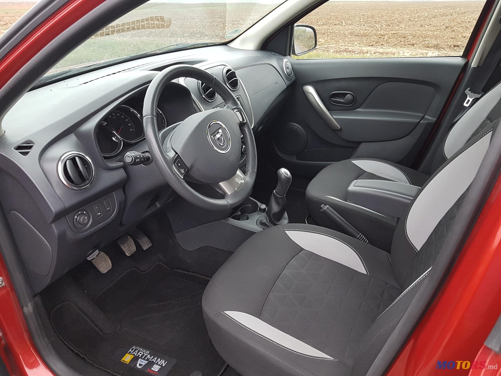 2014' Dacia Sandero Stepway photo #7