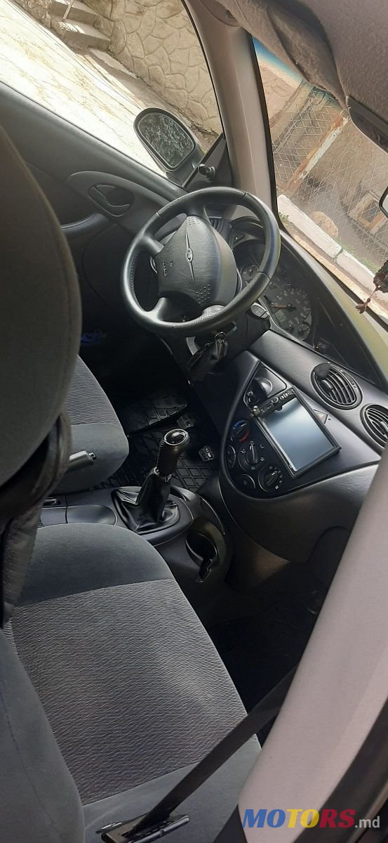 2000' Ford Focus photo #5