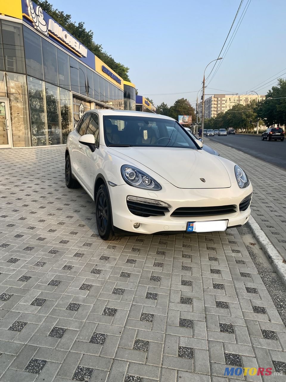 2012' Porsche Cayenne photo #2