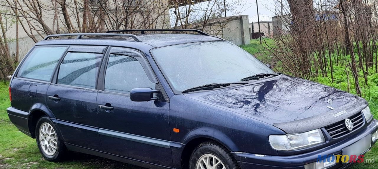 1995' Volkswagen Passat photo #2