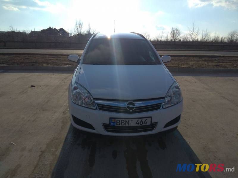 2008' Opel Astra photo #6