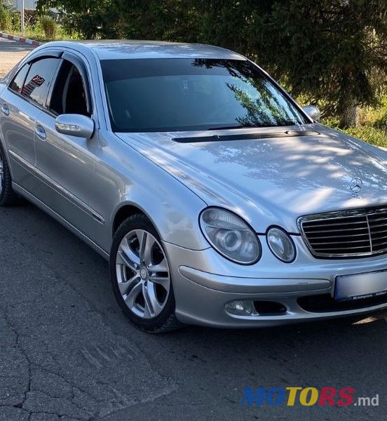 2004' Mercedes-Benz E-Class photo #1